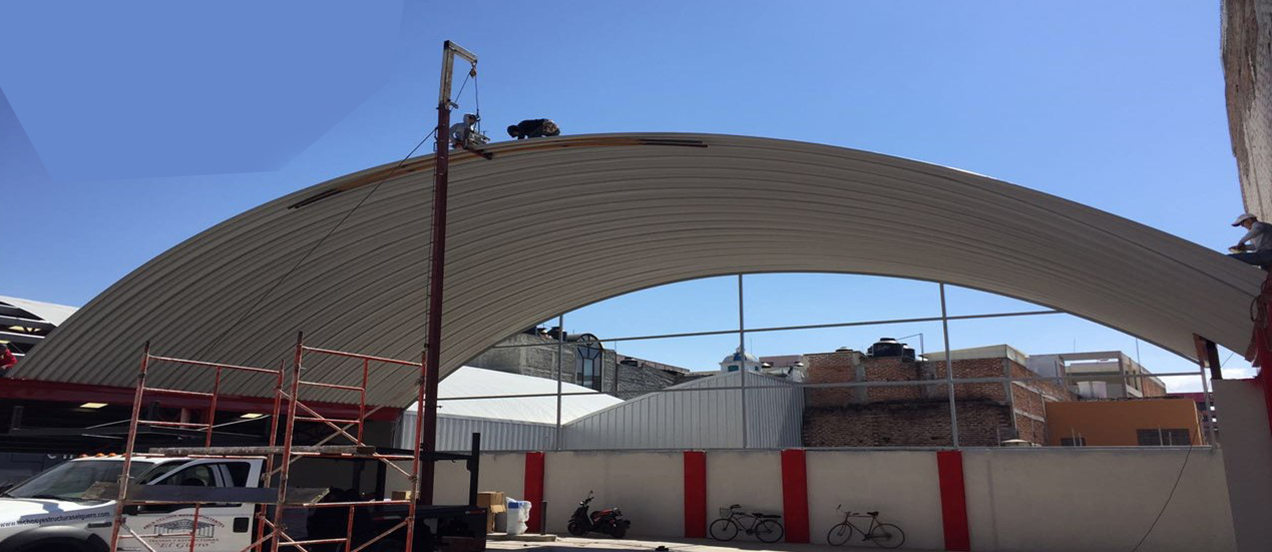 Instalación de lámina arcotecho para cubierta amplia